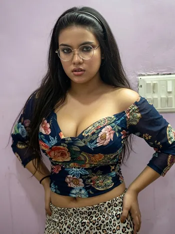 escorts in Surat